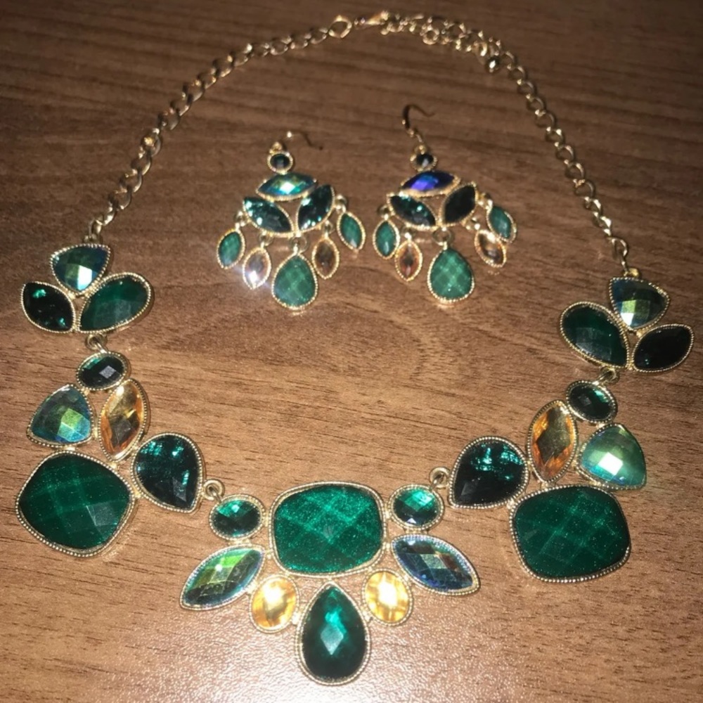 Necklace with paired Earrings